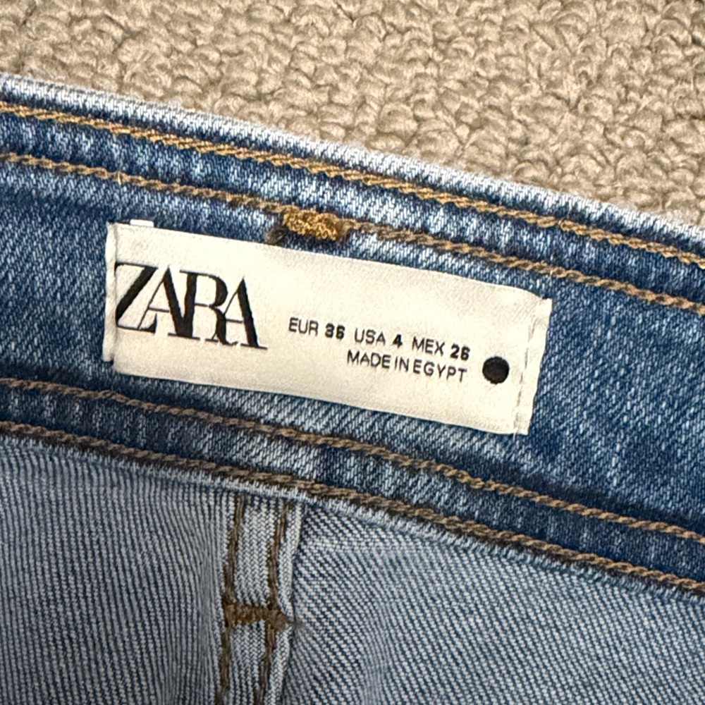 Zara High Rise Jean - Picture 2 of 6